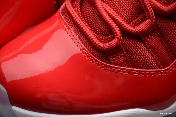HYPE Air Jordan RetroGym Red 11 378037-623 0520